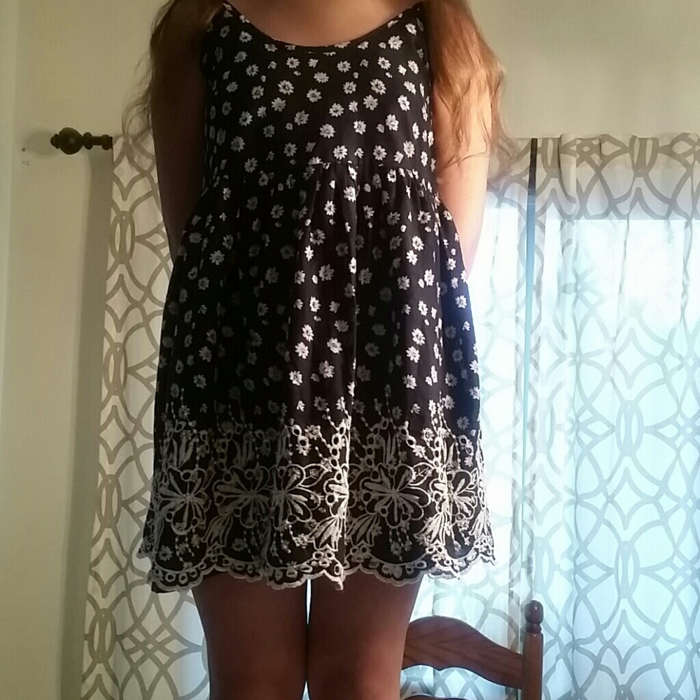 Dress - Picture 2 of 3